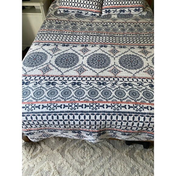 Levtex home cotton quilt queen caperoad blue white pink - Picture 2 of 12